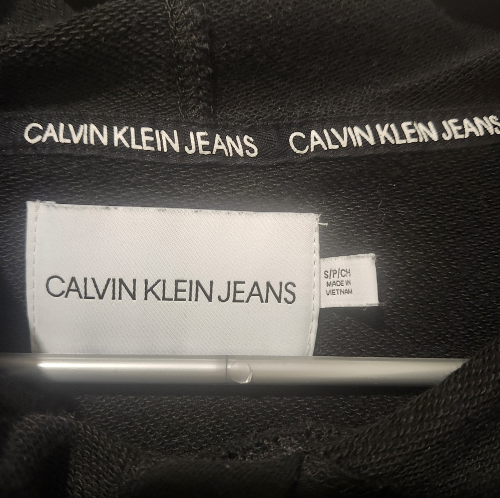 Calvin Klein Jeans Cropped Hoodie Black with Large CK Logo – Size S - Picture 2 of 9